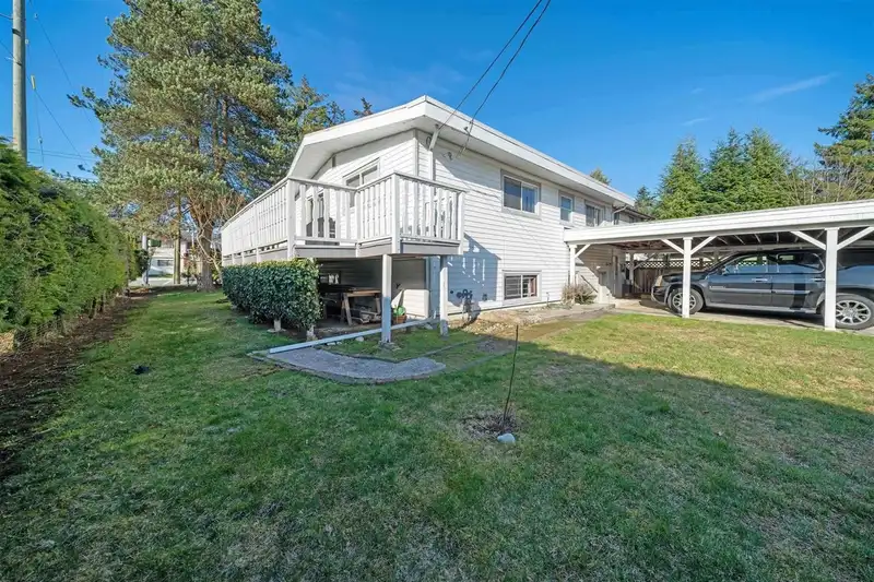 15004 96 AVENUE - photo 3 of 8