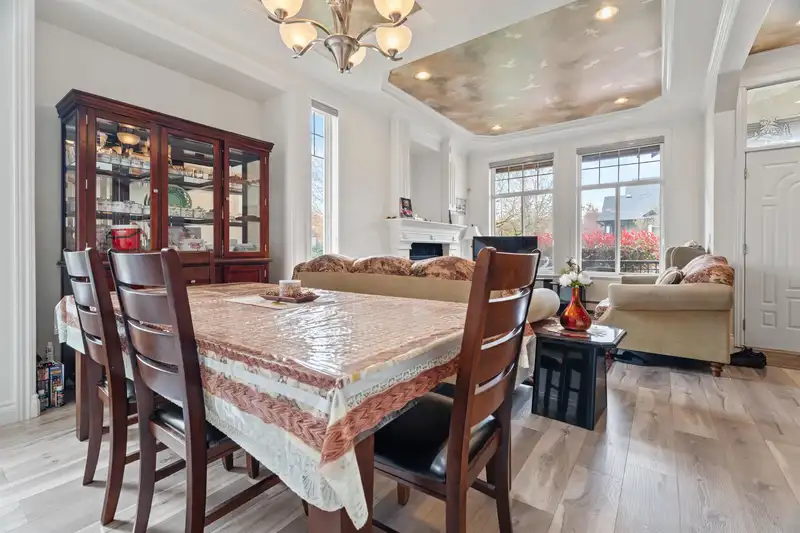 6312 166A STREET - photo 4 of 29