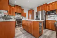 6312 166A STREET - thumbnail 9